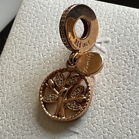 Pandora Rose Gold Family Tree charm - Picture 4 of 6